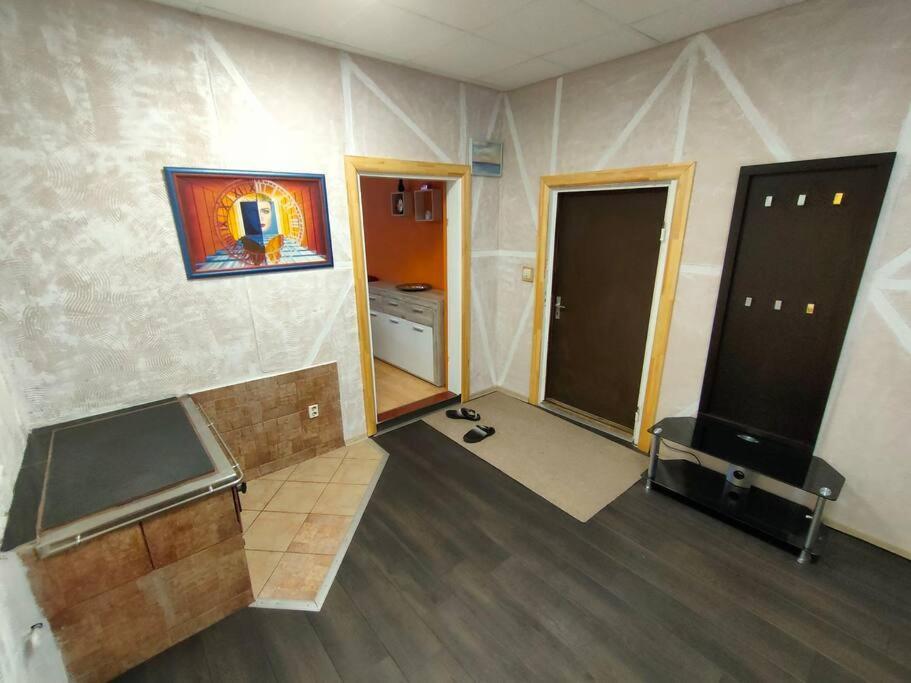 Lovely 1-room Unit In