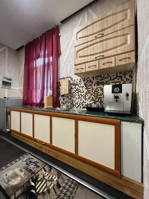 Lovely 1-room Unit In *